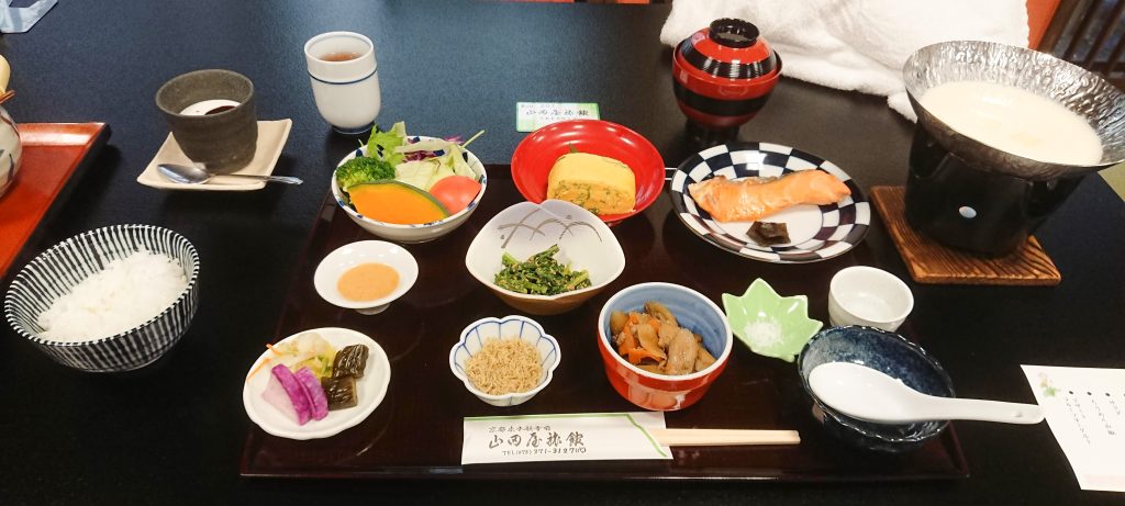 山田屋旅館の朝食